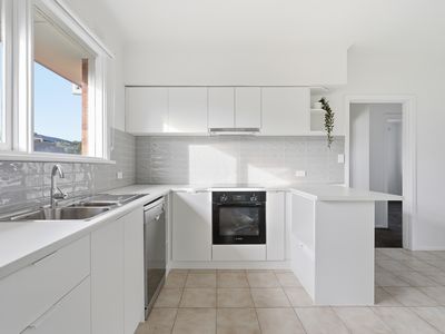 25 Hampshire Road, Glen Waverley