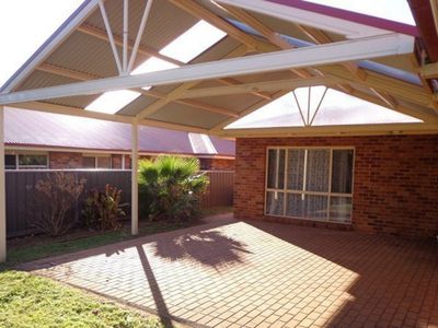 8 Twickenham Drive, Dubbo