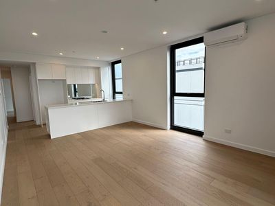 422 / 32 Kitchener Parade, Bankstown