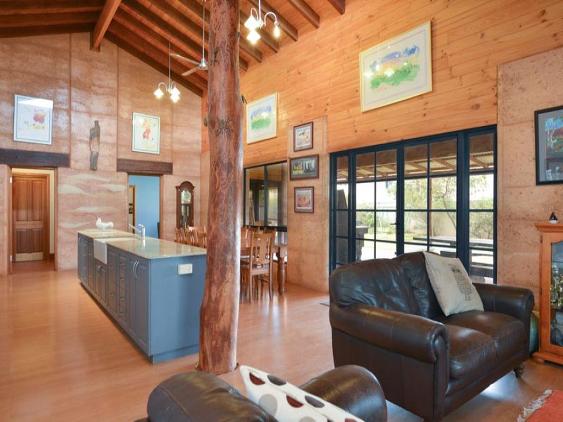 3 Emery Close, Broadwood