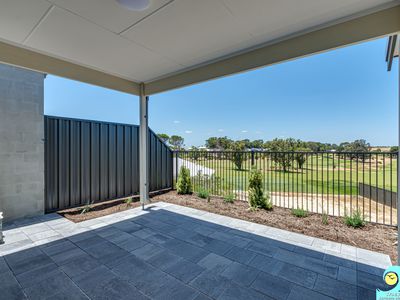 4 / 6 Merion Court, Yanchep