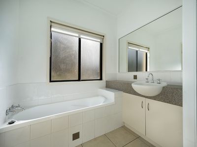 2 / 224 Herries Street, Newtown