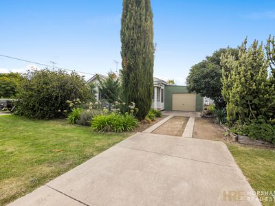 12 Tena Avenue, Horsham