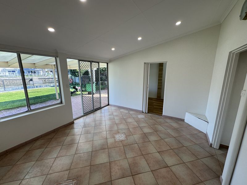 35 James Cook Island Avenue, Sylvania Waters