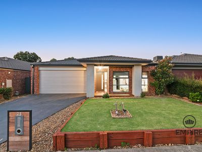25 Fleuve Rise, Clyde North