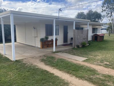 17 Deakin Crescent, Nanango