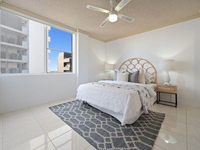 21 / 72 Marine Parade, Southport