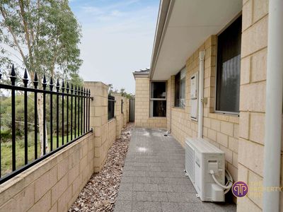 9 / 14 Carbine Bend, Byford