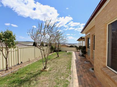 5 Wild Close, Llanarth