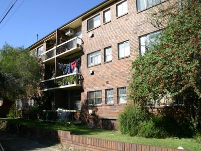 12 / 32 Barber Avenue, Eastlakes