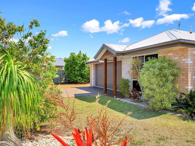 1 HONEYEATER COURT, Woodgate
