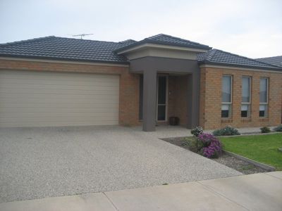 25 Moss Road, Leopold