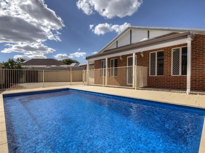 22 Coomer Elbow, South Guildford