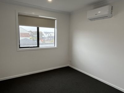 6 Rodway Walk, Tarneit