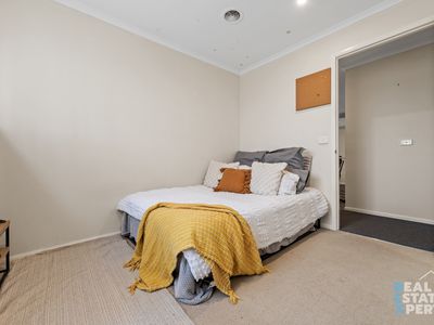 6 Nilufa Court, Hampton Park