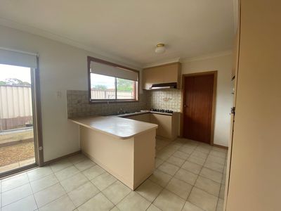 2 / 20 Tolmie Avenue, Werribee
