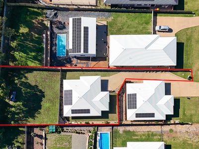 2 / 7 Lakeside Drive, Taroomball