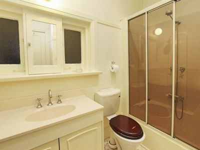 5 Central Avenue, Manifold Heights