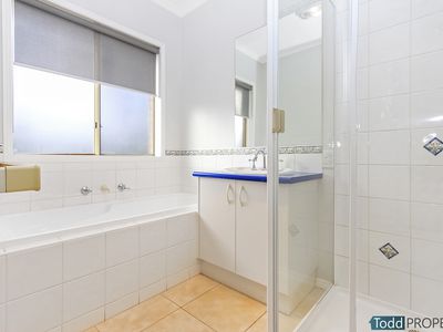 23 Braeside Drive, Junortoun