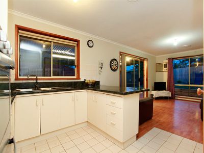 16 Sandhurst Mews, Hampton Park