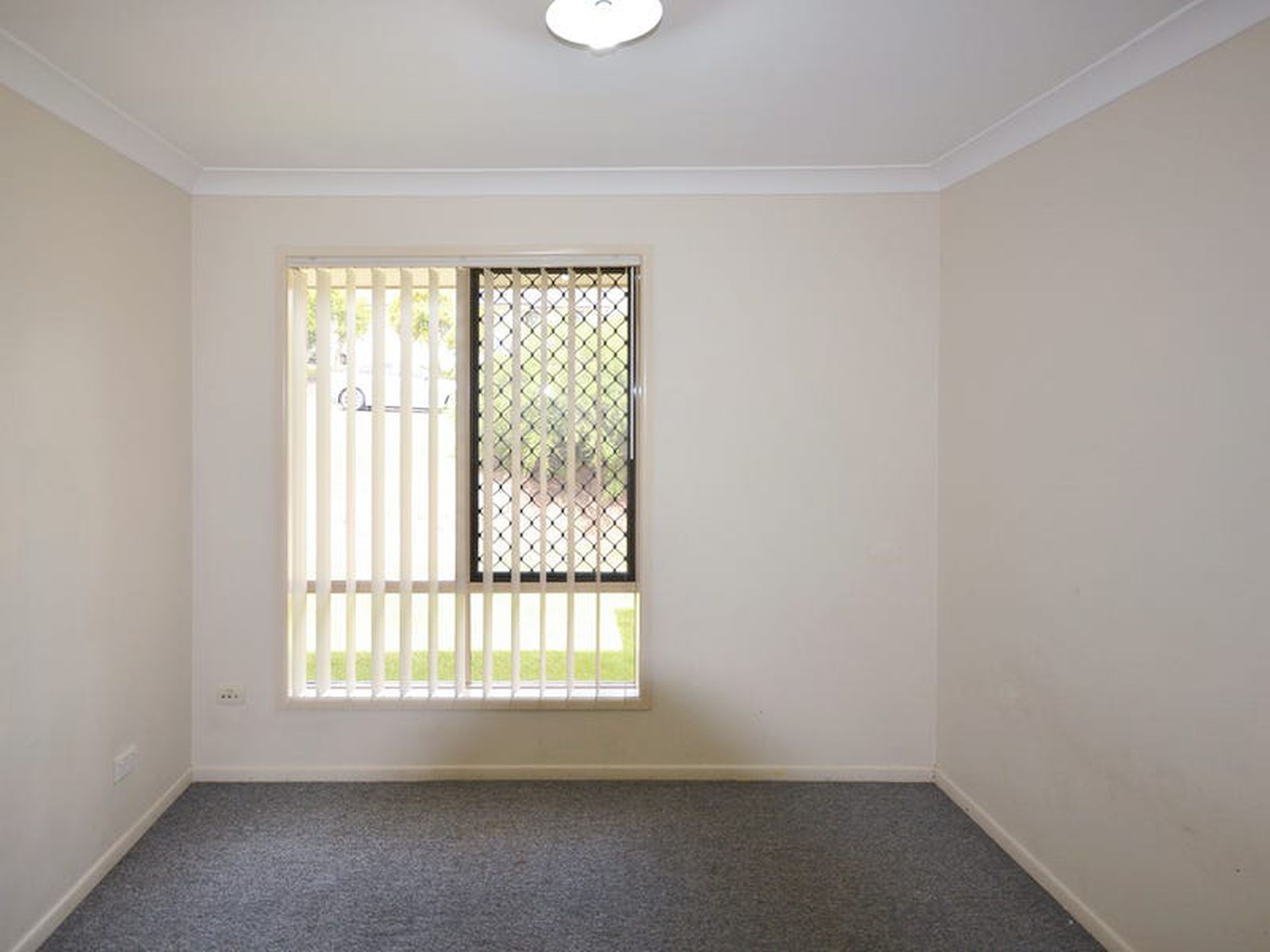 1 Sutherland Crescent, Goodna