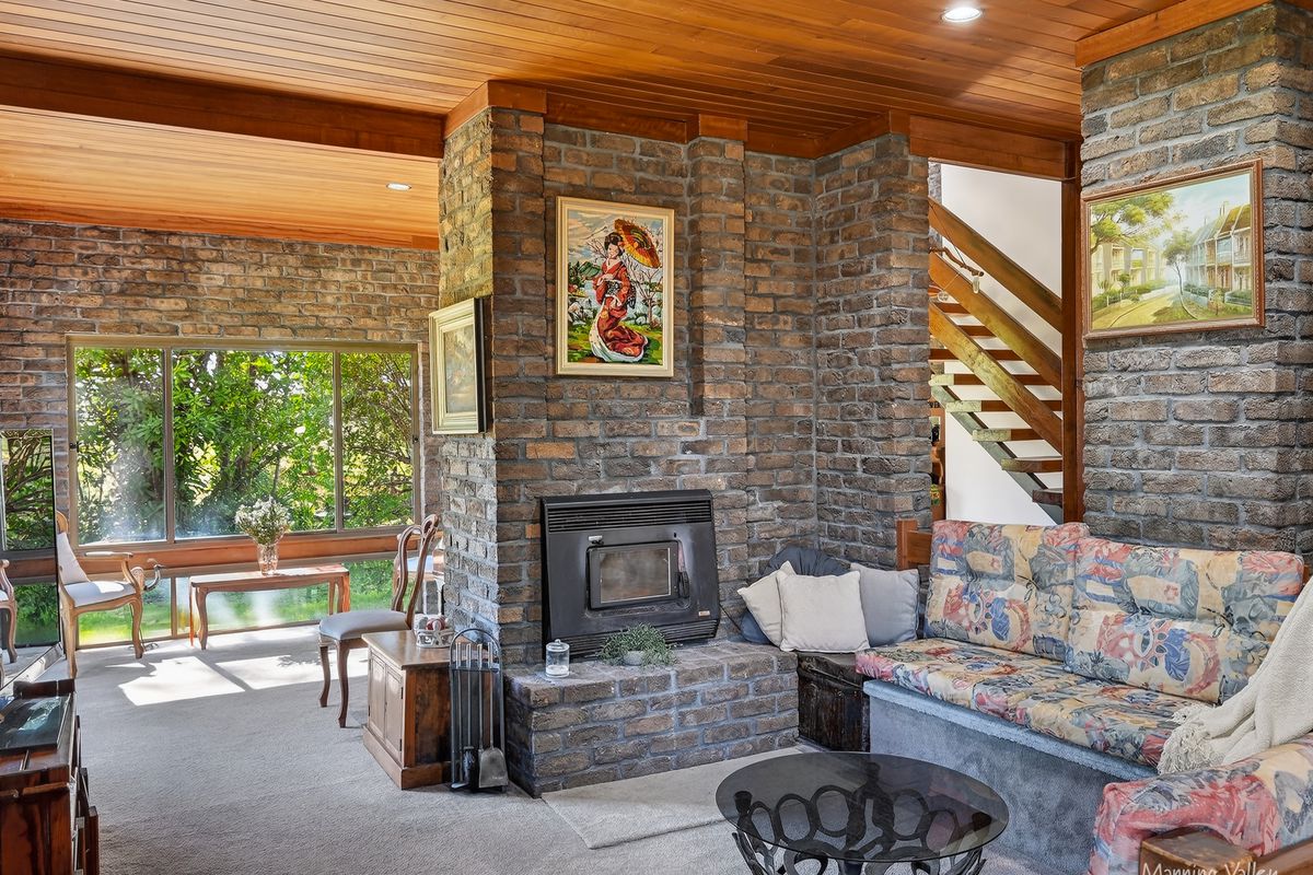 467 Tallwood Drive, Rainbow Flat