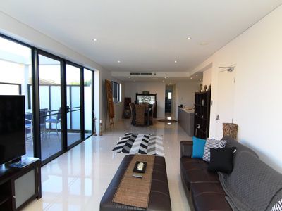 1 / 14 Wharf Street, Tuncurry