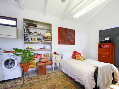 22 Anne, Kenilworth