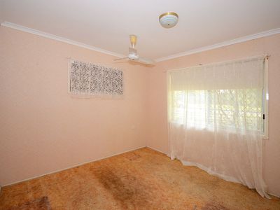 2 CHARLEVILLE STREET, Point Vernon