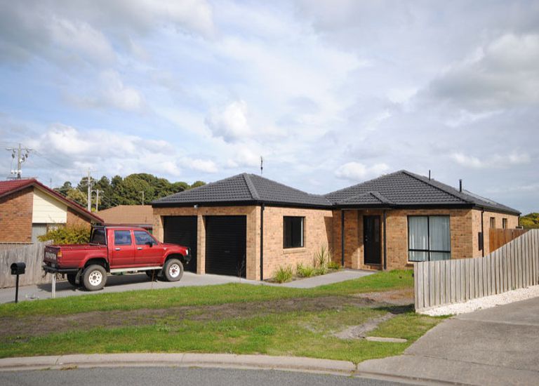2 Tareel Court, Portland