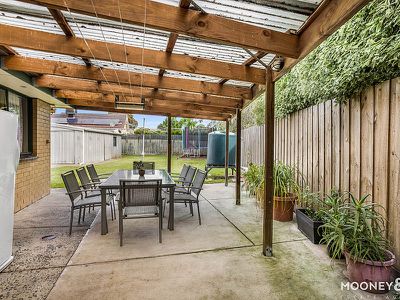 8 Cochrane Street, Cranbourne