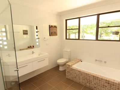 7 Red Oak Road, Rainbow Flat