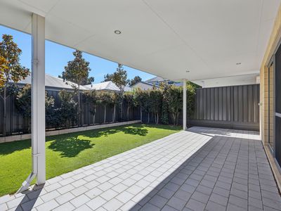 12A Loris Way, Kardinya