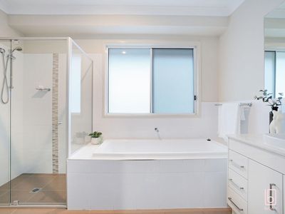 30 Minorca Circuit, Hamlyn Terrace