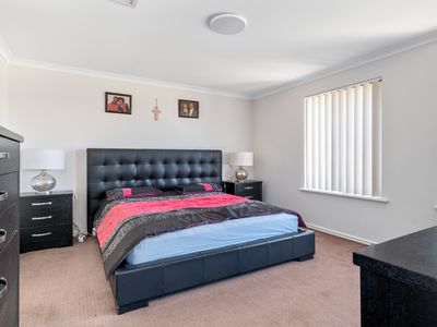 27 Riseberry Way, Somerville