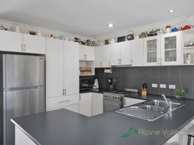 34 Freeburgh Avenue , Mount Beauty