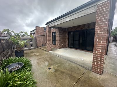 1 / 159 Botanica Springs Boulevard, Brookfield