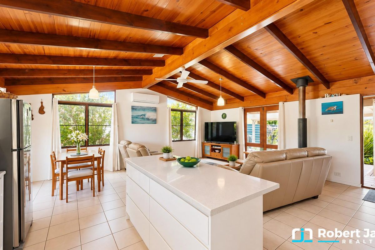 14 Cambuca Court, Tewantin