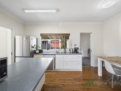 24 Kiewa Crescent, Mount Beauty