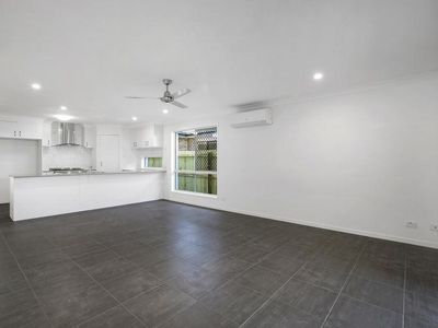 7 Madeleine Court, Caloundra West