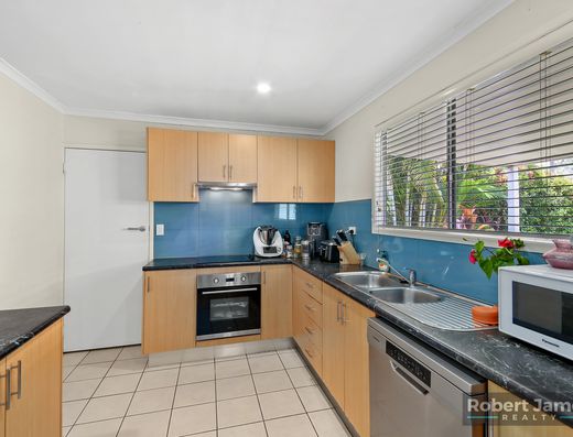Tidy home in great location. image 14