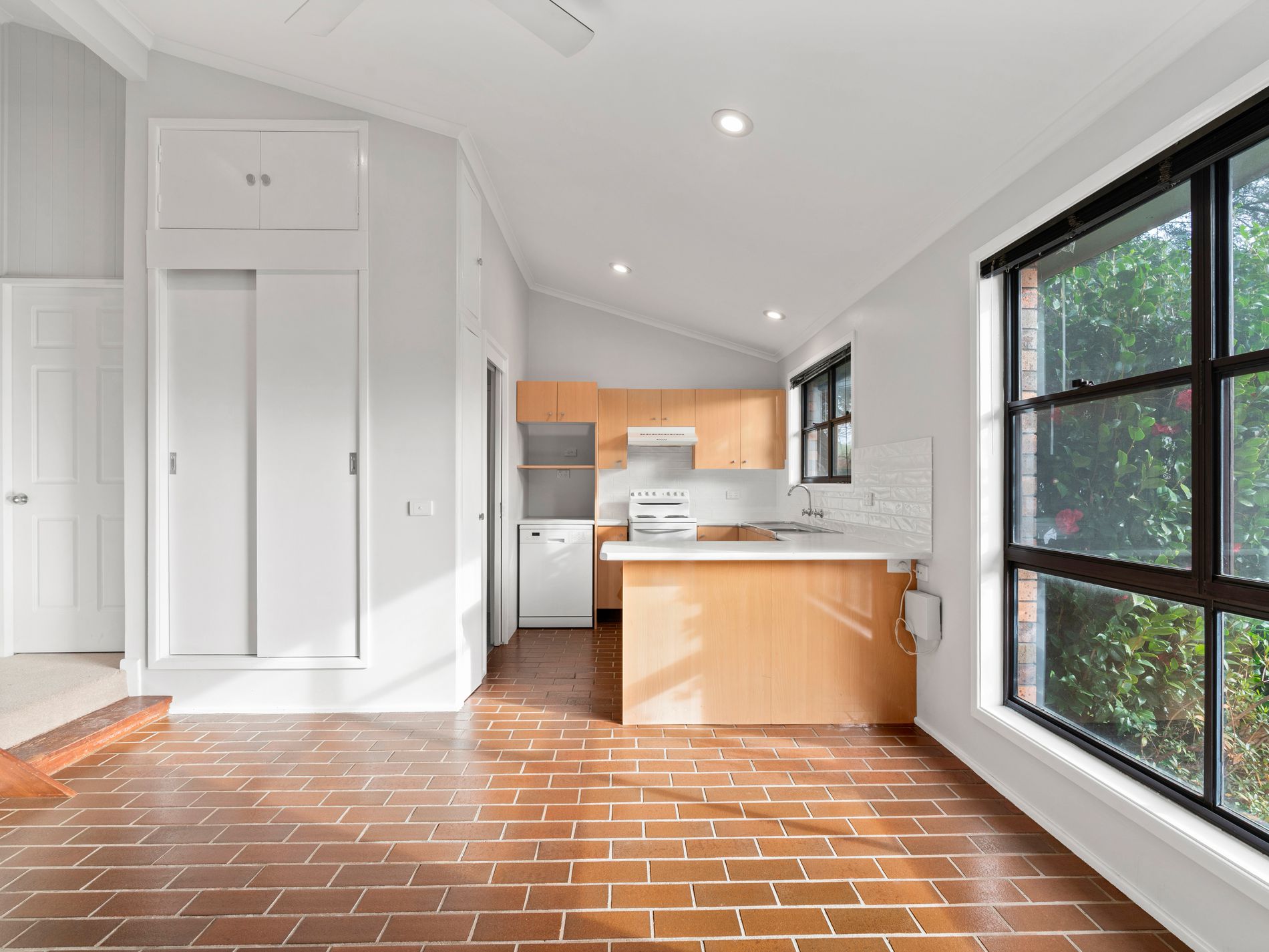 24 Yeovil Drive, Bomaderry
