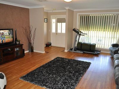 5 Holloway St, Forbes