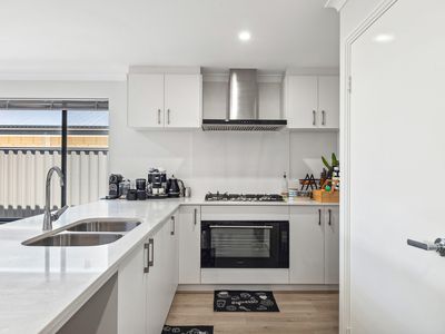 13 Starapple Chase, Upper Swan