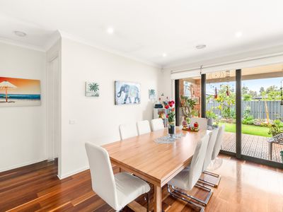 39 Holyoake Parade, Manor Lakes