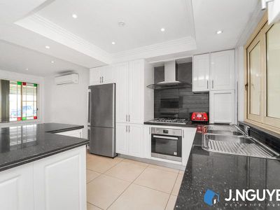 16 Heywood Close, Hinchinbrook