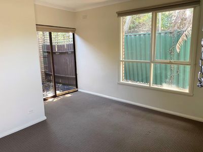 4 / 16 Minogue Crescent, Hoppers Crossing