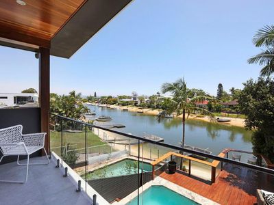 1 / 39 Holland Court, Broadbeach Waters