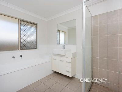 6 Gidran Cl, Durack