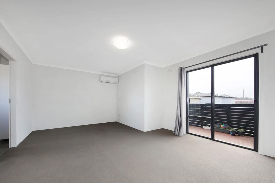 5 / 7 Burns Avenue, Clayton South